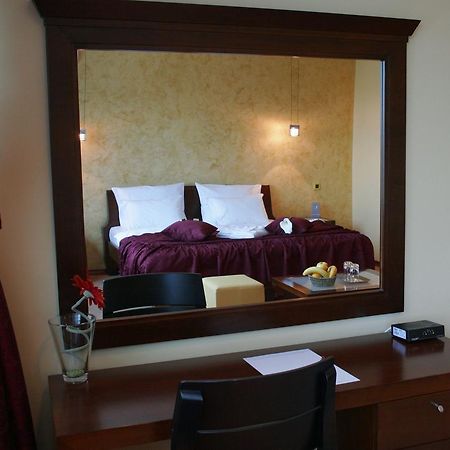 Panorama City Inn スレムスキ・カルロヴツィ エクステリア 写真