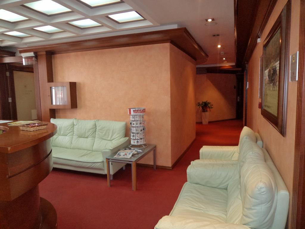 Panorama City Inn スレムスキ・カルロヴツィ エクステリア 写真